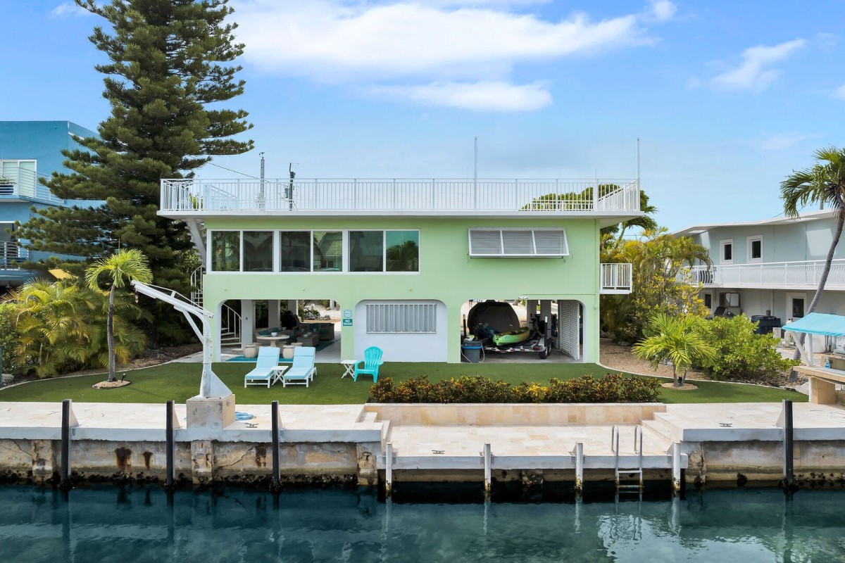 Keys Holiday Rentals-Antigua Place-image-1
